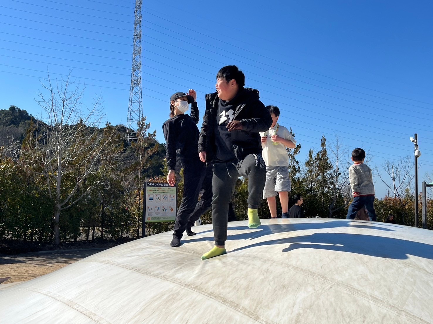 大阪市浪速区の放課後等デイサービスオハナピース大阪日本橋の永楽ゆめの森公園へお出かけ